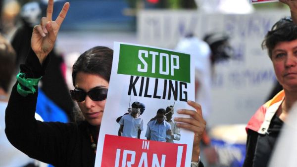  انتقادات عدة لقوات الباسيج بالوقوف وراء عملية تزوير نتائج الانتخابات في عام 2009،