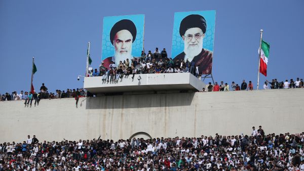 Iranian football fans during a World Cup qualifiying match against China in Tehran, 28 March 2017. (AFP/Atta Kenare) Iranian football fans during a World Cup qualifiying match against China in Tehran, 28 March 2017. (AFP/Atta Kenare)