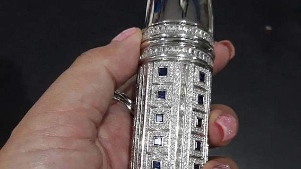 Australian jewellery designer Colin Burn, who handcrafted the Pearl Royale over a period of 15 years (Favebook)