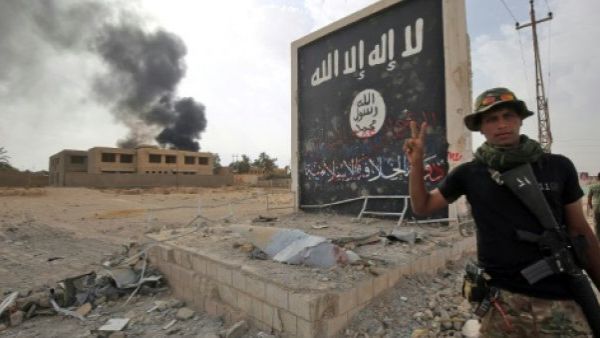 A suicide car bomber has killed at least 7 people at a checkpoint in western Iraq. (AFP/ File)