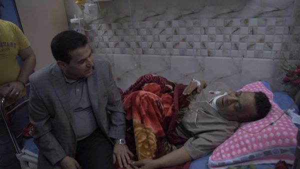 Iraq's interior minister visits actor Saad Khalifa in hospital on Saturday (Facebook)