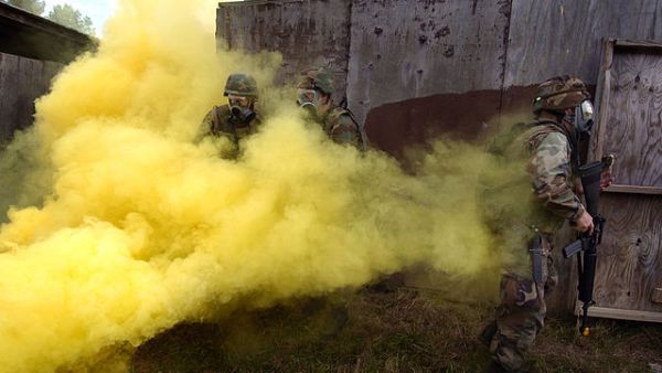 US navy personnel are trained to respond to a chemical gas attack in 2004 (Wikimedia Commons, image used for illustrative purposes only)