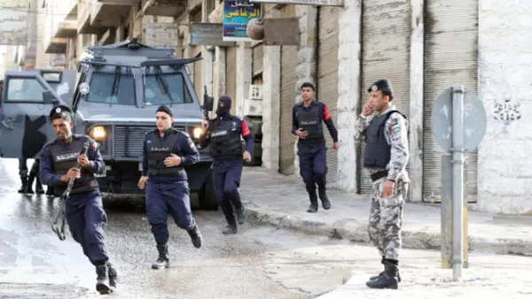 الامن الاردني يستخدم الغاز المسيل للدموع في مشاجره عشائريه 