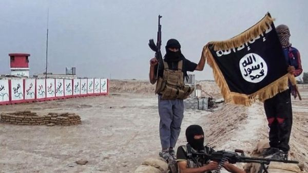 Pro-government fighters and Iraqi troops continue to clash with Daesh in Anbar province. (AFP/File)