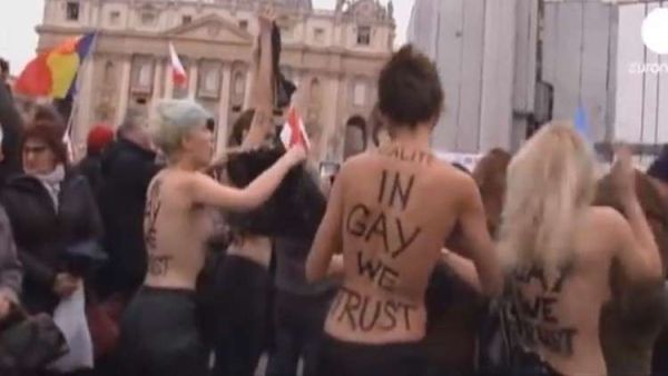 ناشطات من حركة "فيمن" النسوية