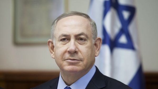 Israeli Prime Minister Benjamin Netanyahu chairs the weekly cabinet meeting in Jerusalem on December 25, 2016. (AFP/Dan Balilty)