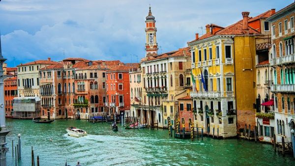 "A year ago I said after four steps, now after three. I will say it in Venetian: 'Ghe Sparemo' [We will shoot him]." (Pixabay)