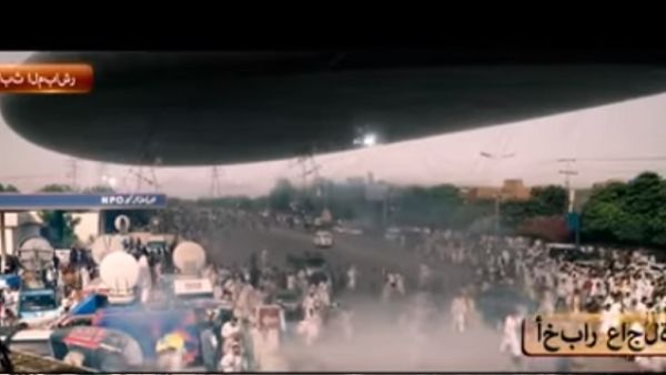 The above scene from "Arrival" features broken, jibberish Arabic. (Youtube)