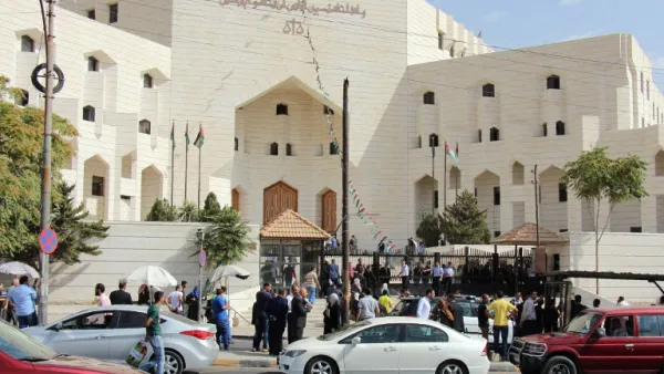 رصد عدد من المنشورات قام ناشروها بمخالفة القوانين 