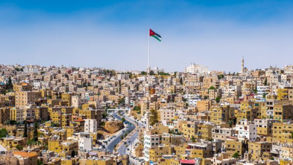 The strategy will essentially focus on financially-alienated categories that include adults with low income rates, micro-, small- and medium-sized projects, women, young people, non-Jordanians and refugees. (File photo)

