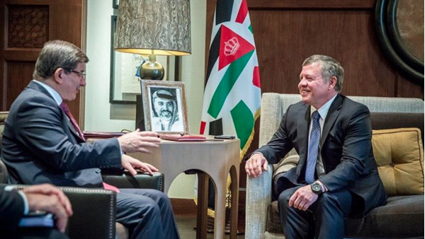 Turkish Prime Minister Ahmet Davutoglu met with Jordan's King Abdullah II on Sunday 27 March 2016. (Instagram/Royal Hashemite Court)