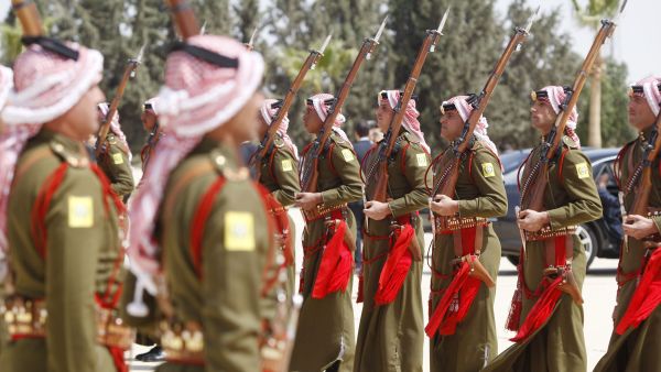 الملك، أن "الأوضاع في الجنوب السوري تسير في اتجاه الاستقرار