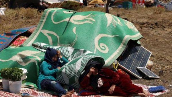 Number of displaced triples to 160,000 during fighting in south Syria (Twitter)