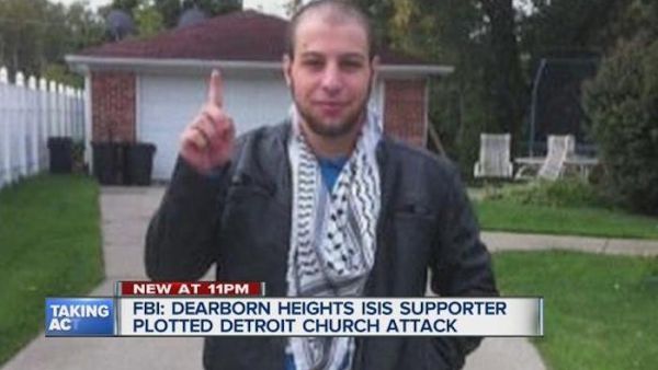 "It is my dream to behead someone," he told the FBI agent. (Image: Screenshot)
