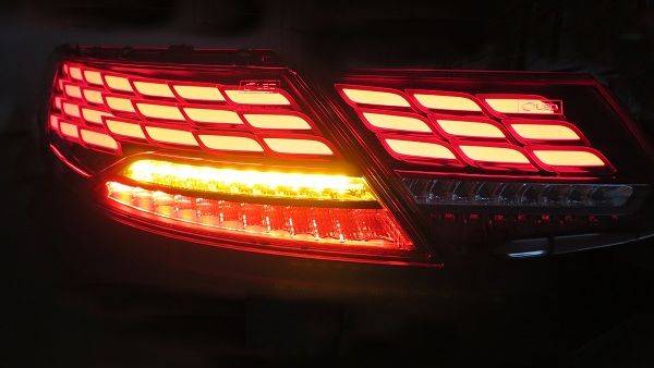 المصباح الخلفي المصمم بتقنية OLED من إل جي المصباح الخلفي المصمم بتقنية OLED من إل جي