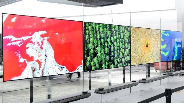 LG OLED TVs have been dominating the TV rating slots, earning the title “the king of TV.”