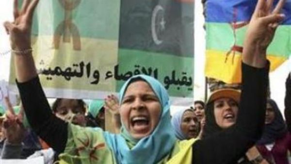 يطالب الأمازيغ بأن يضمن الدستور الذي ستصوغه لجنة خاصة حقهم في استخدام اللغة الامازيغية