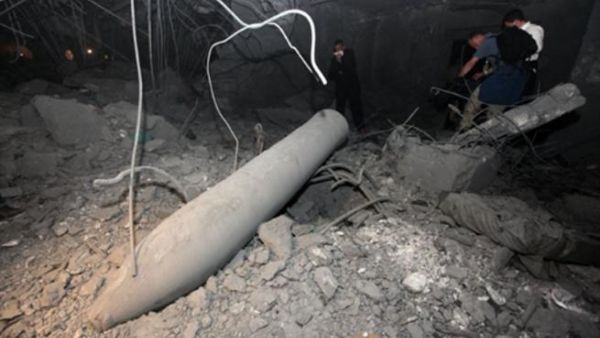 طائرات الأطلسي تقصف منزل الزعيم الليبي الواقع في حي غرغور بخمسة صواريخ