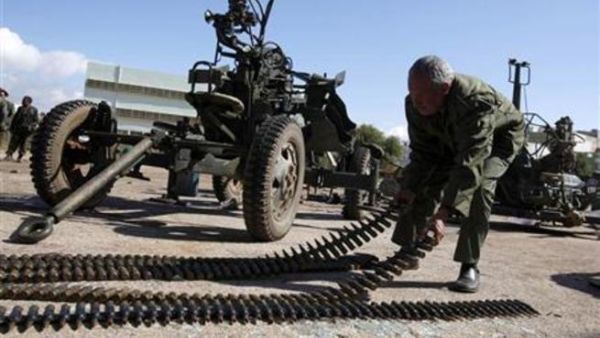 مسلحون معارضون للقذافي في بنغازي
