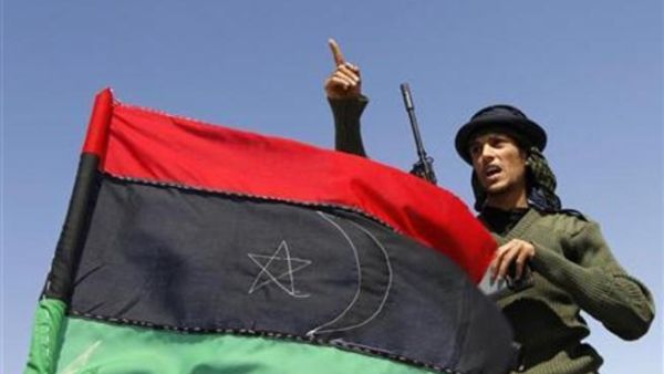 معارض ليبي على شاحنة صغيرة شرقي البريقة 