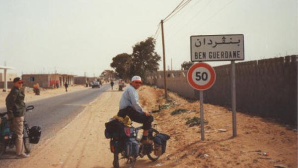 معبر بنقردان مورد رزق لاهل المنطقة