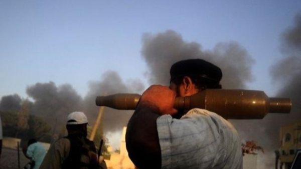 اشتباكات مسلحة عنيفة بين الجيش ومسلحين في مدينة بنغازي