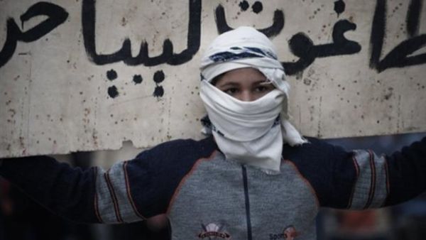 العقوبات تزيد من قيود القذافي