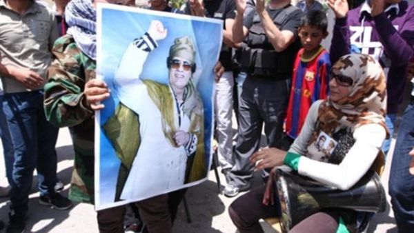  مؤيدون للزعيم الليبي القذافي في طرابلس