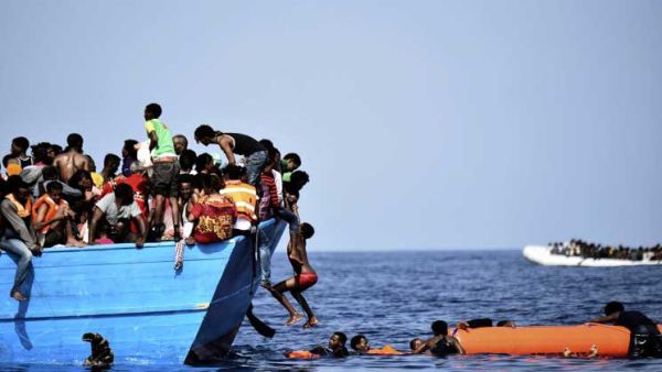  100 شخص هربوا من سجن سري يديره المهربون قرب بلدة بني وليد