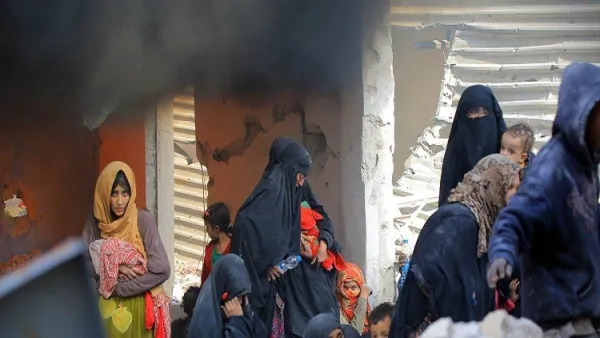  إخراج نحو 100 شخص بين امرأة وطفل من خطوط النار بحي الجيزة البحرية