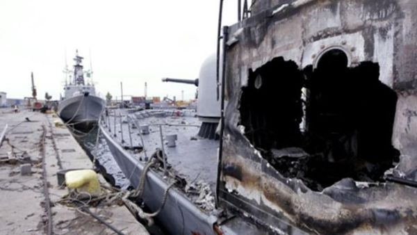 مرفأ طرابلس تعرض إلى غارات جوية أدت إلى اغراق 8 سفن حربية