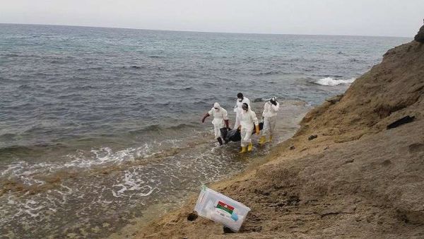 انتشال 13 جثة تعود لمهاجرين غير شرعيين غرق مركبهم قرب زوارة 