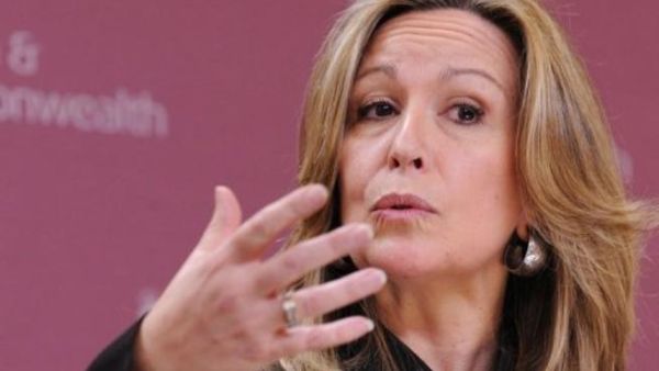 وزيرة الخارجية الاسبانية ترينيداد خيمينيث في لندن في 17 شباط/فبراير 2011