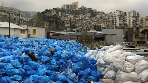 The government’s agreement comes as thousands of protesters gathered in Riad al-Solh Square in central Beirut demanding an end to the trash crisis. (File photo)
