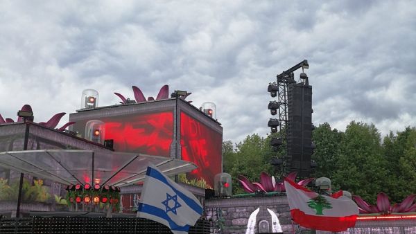 The Israeli and Lebanese flags reportedly flew side-by-side at the music event (Twitter)