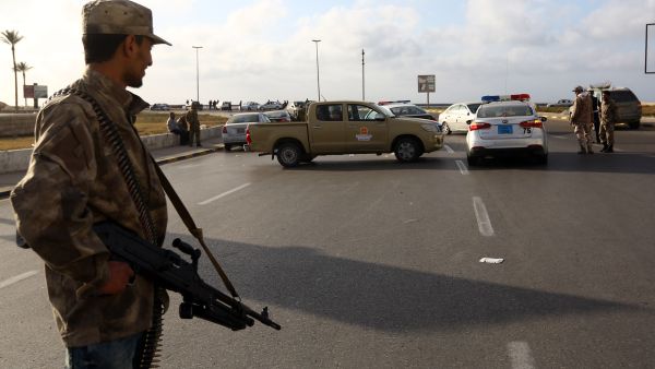 مصر تعلن إحباط 'محاولة تسلل إرهابيين' عبر الحدود مع ليبيا
