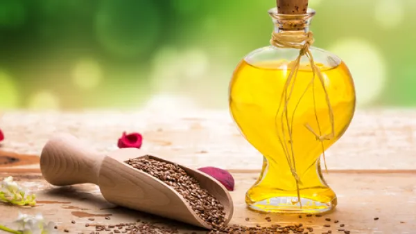 بذور الكتان هو زيت شفاف مائل للإصفرار، يستخلص من البذور المجففة لنبات الكتان