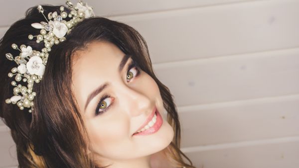 عروس البوابة: نصائح قبل اختيار خبيرة التجميل عروس البوابة: نصائح قبل اختيار خبيرة التجميل