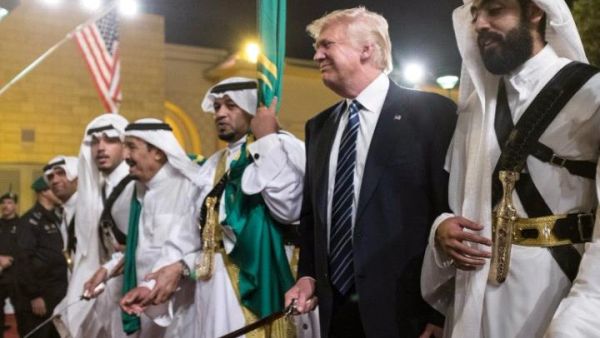 According to a Twitter survery, King Salman's tweets had been retweeted more than Trump's ones, ranking King Salman the most effective world leader on social media. (File Photo/AFP)