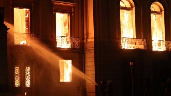 Yesterday, the National Museum of Brazil - one of Brazil’s principal historical collections, w/ everything from indigenous artifacts to meteorites - burned down (Twitter)