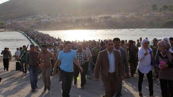 Thousands of Syrians start returning to Damascus (Twitter)