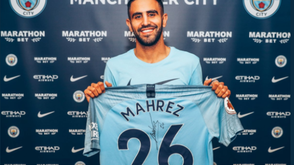 نجم كرة القدم الجزاري رياض محرز (twitter.com/ManCity/media)