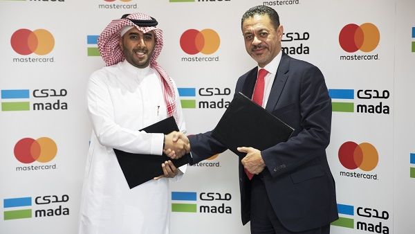 زياد اليوسف المدير العام لإدارة نظم المدفوعات الجهة المشغلة للنظام و خالد الجبالي الرئيس الإقليمي لماستركارد في منطقة الشرق الأوسط وشمال إفريقيا