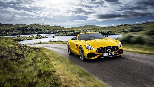 Mercedes-AMG is extending its sports car portfolio with the new AMG GT S Roadster