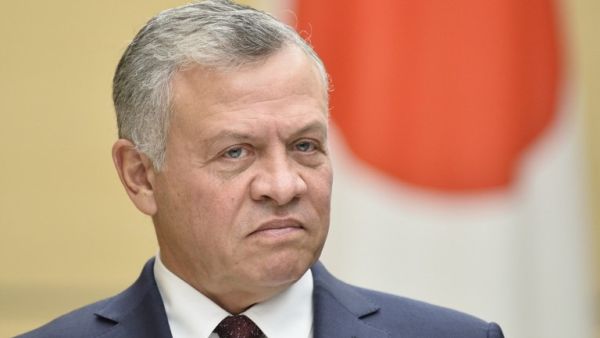 Jordan King Abdullah II (L) speaks during a joint press conference held after the Japan-Jordan Summit Meeting at the prime minister office in Tokyo on November 27, 2018. (David MAREUIL / POOL / AFP)


