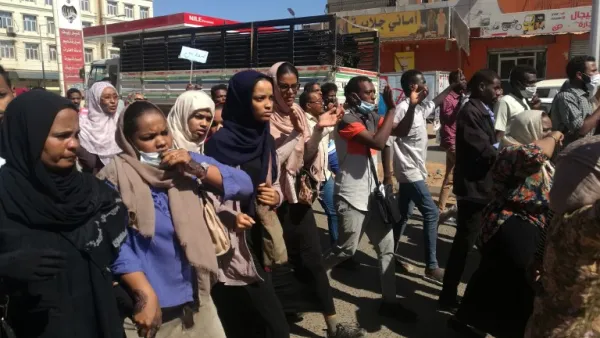 Sudanese demonstrators gather in Khartoum's twin city Omdurman on January 20, 2019. (AFP)