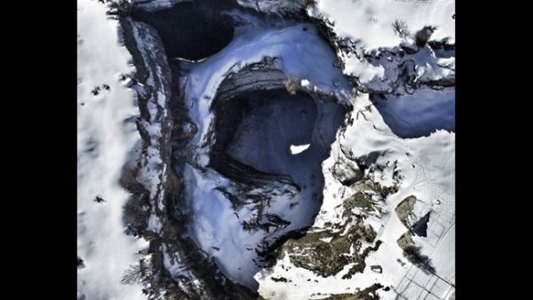 Balou Balaa in Mount Lebanon, Tannourine. Exposure: 1/4000 SEC, f 2.8, ISO 100. GPS Coordinates: 34,10.4095N - 35,52.2145E. A: 1561.30 m - R: 35.50 m. Courtesy of Elio Sassine.
