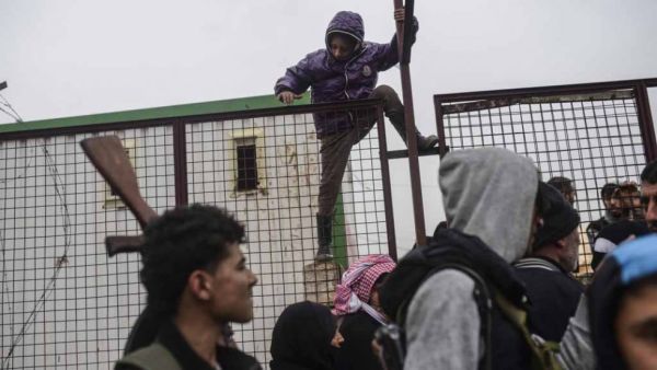 Bab-al Salama frontier post, Syria, on February 6, 2016. (AFP/Bulent Kilic)