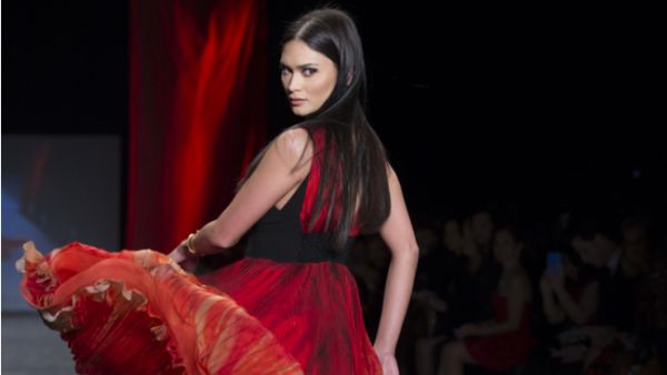 The beauty queen, who is the third Filipino to win the Miss Universe crown, said she would be visiting The Dubai Mall and meet with fans. (Source: lev radin - Shutterstock)