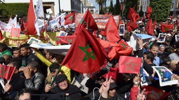 قيام شبان بالهجوم على شخصين بشبهة الإفطار العلنى في إحدى القرى المغربية.